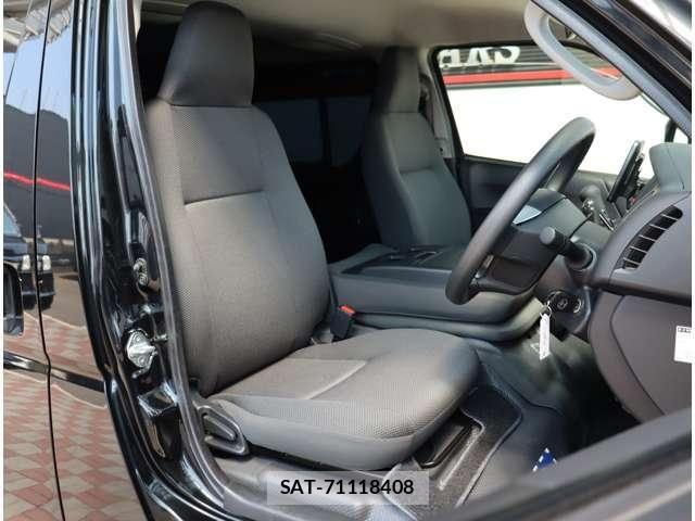 Toyota HIACE VAN 2022-09 7330728-29