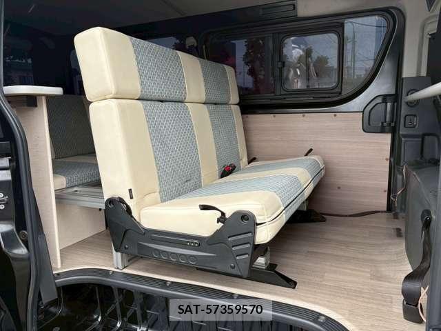 Toyota HIACE VAN 2020-10 7330726-12