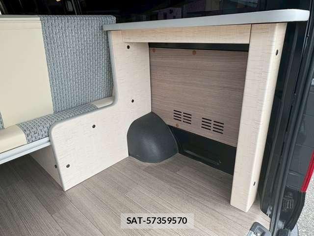 Toyota HIACE VAN 2020-10 7330726-21