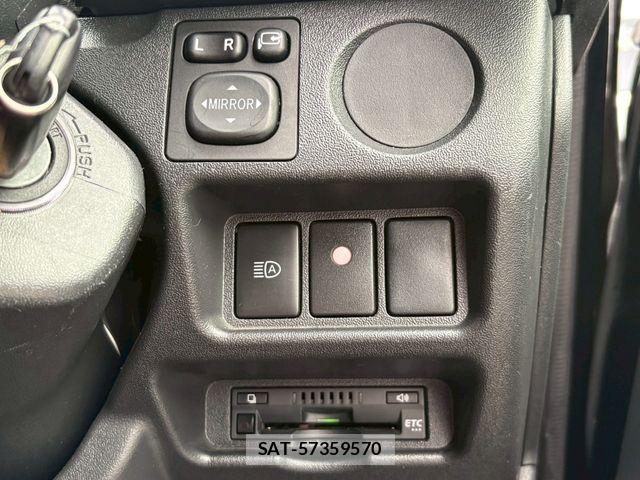 Toyota HIACE VAN 2020-10 7330726-27