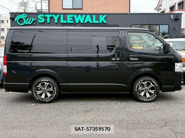 Toyota HIACE VAN 2020-10 7330726-3