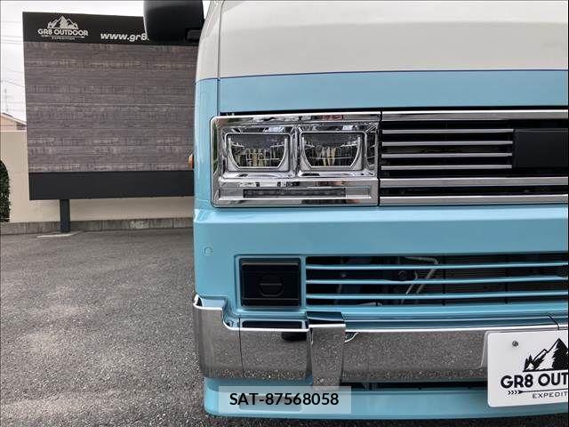 Toyota HIACE VAN 2021-04 7330717-9