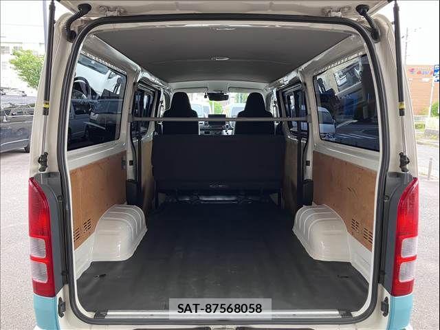 Toyota HIACE VAN 2021-04 7330717-19
