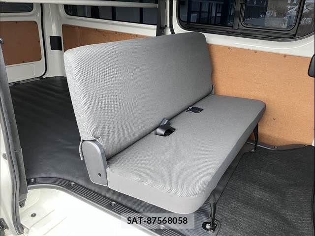 Toyota HIACE VAN 2021-04 7330717-7
