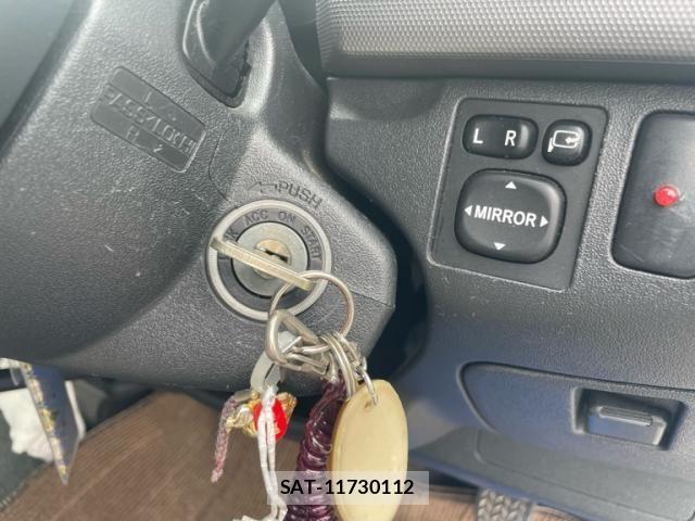 Toyota HIACE VAN 2007-08 7330729-17
