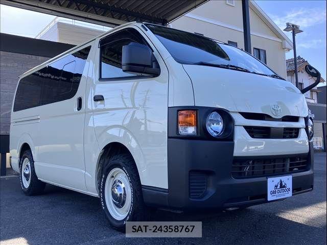 Toyota HIACE VAN 2022-08 7330723-10