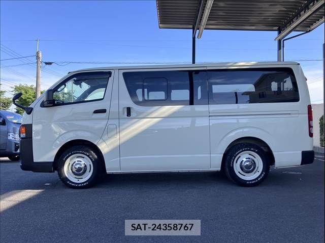 Toyota HIACE VAN 2022-08 7330723-13