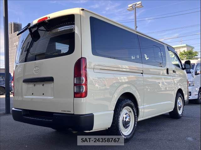 Toyota HIACE VAN 2022-08 7330723-14