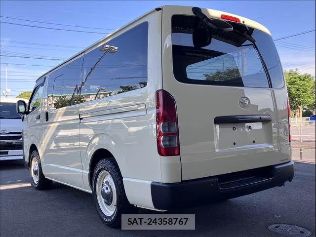 Toyota HIACE VAN 2022-08 7330723-15