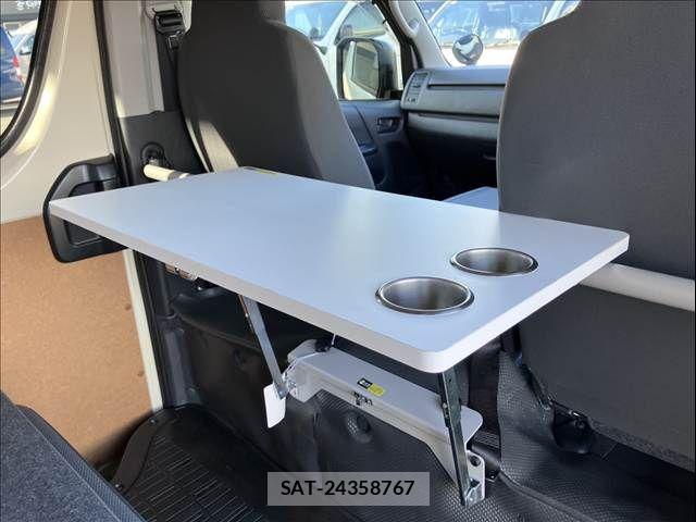 Toyota HIACE VAN 2022-08 7330723-17