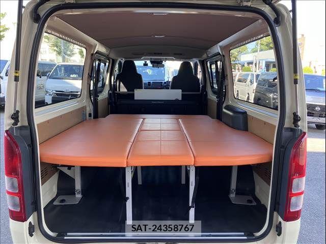 Toyota HIACE VAN 2022-08 7330723-18