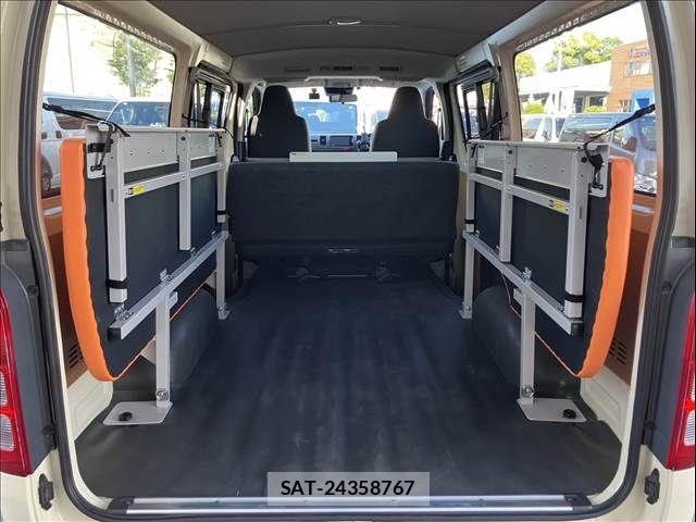 Toyota HIACE VAN 2022-08 7330723-19