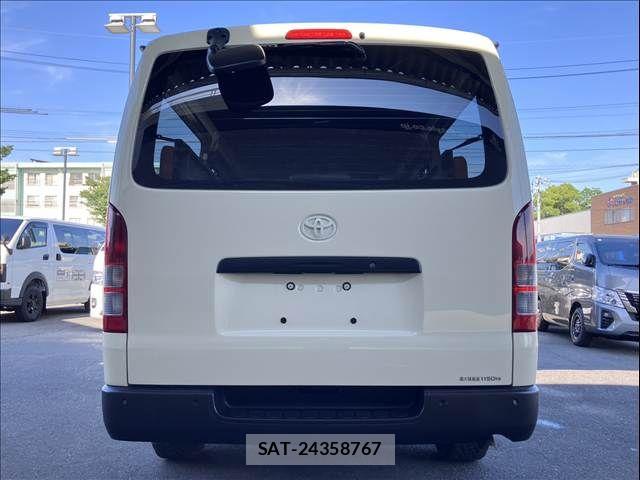 Toyota HIACE VAN 2022-08 7330723-2