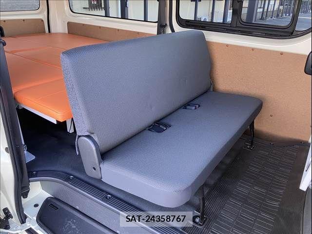 Toyota HIACE VAN 2022-08 7330723-7