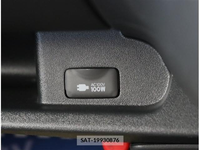Toyota HIACE VAN 2023-05 7330712-11