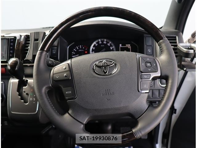 Toyota HIACE VAN 2023-05 7330712-13