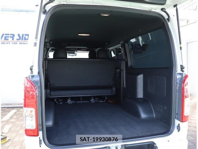 Toyota HIACE VAN 2023-05 7330712-16