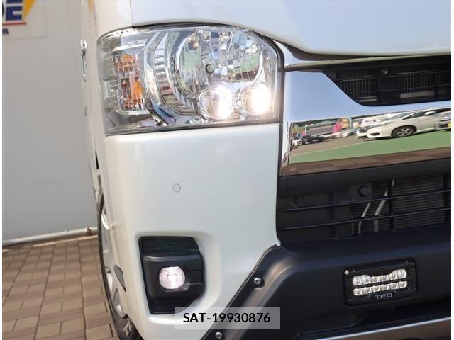 Toyota HIACE VAN 2023-05 7330712-17