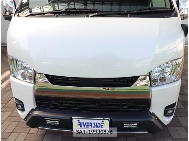 Toyota HIACE VAN 2023-05 7330712-19