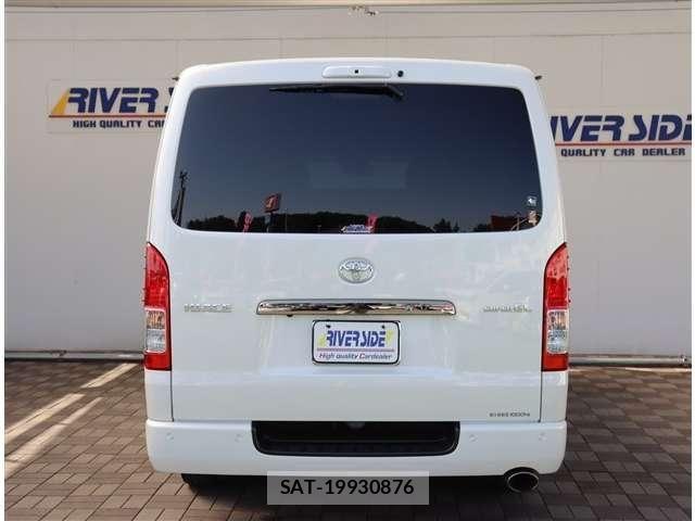 Toyota HIACE VAN 2023-05 7330712-23