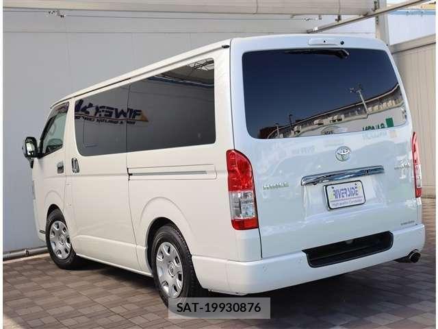 Toyota HIACE VAN 2023-05 7330712-24