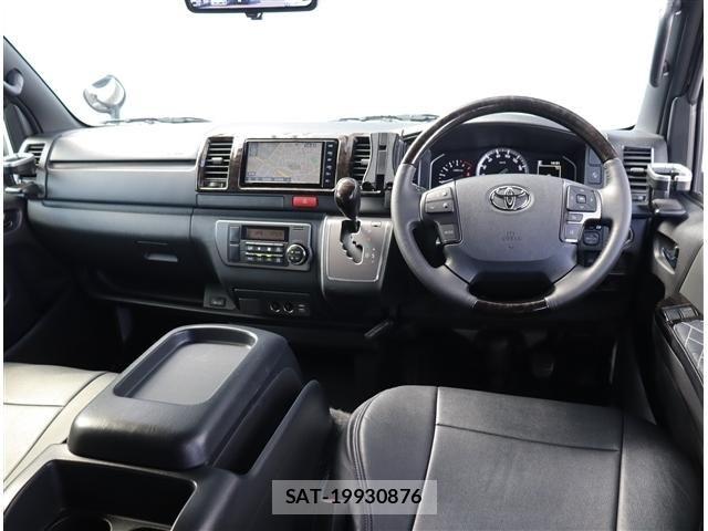 Toyota HIACE VAN 2023-05 7330712-6