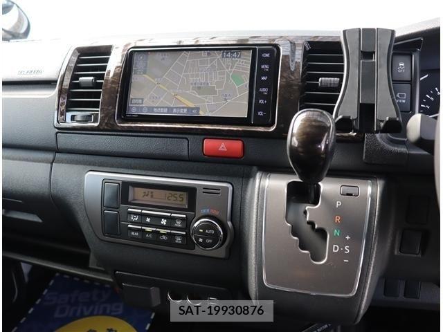 Toyota HIACE VAN 2023-05 7330712-7