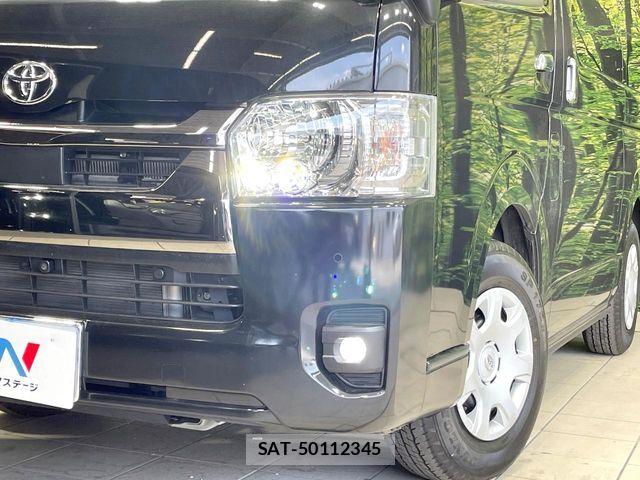 Toyota HIACE VAN 2024-04 7330711-11