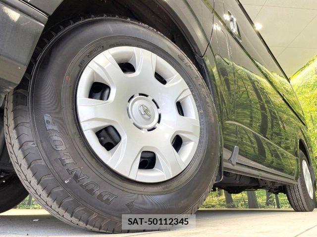 Toyota HIACE VAN 2024-04 7330711-12