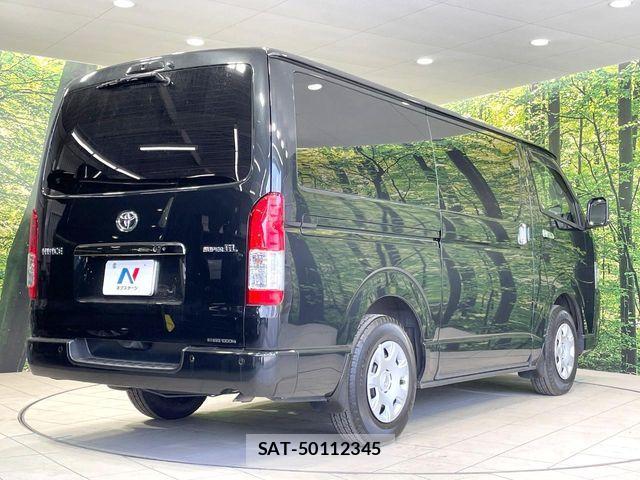 Toyota HIACE VAN 2024-04 7330711-16