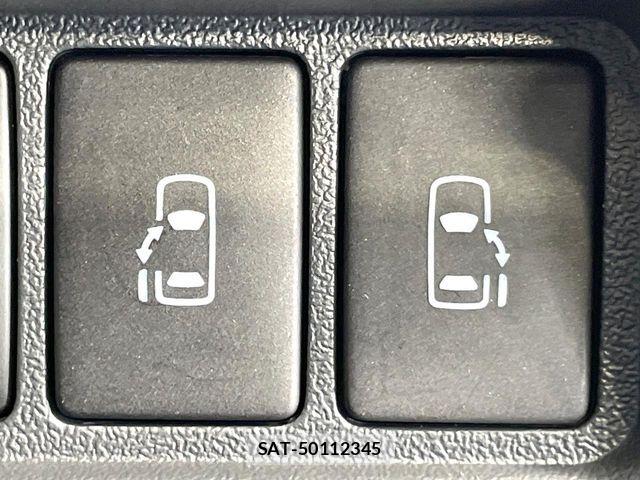 Toyota HIACE VAN 2024-04 7330711-4