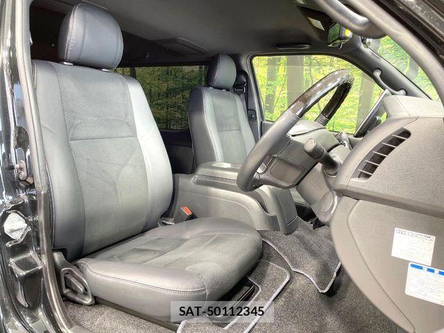 Toyota HIACE VAN 2024-04 7330711-7