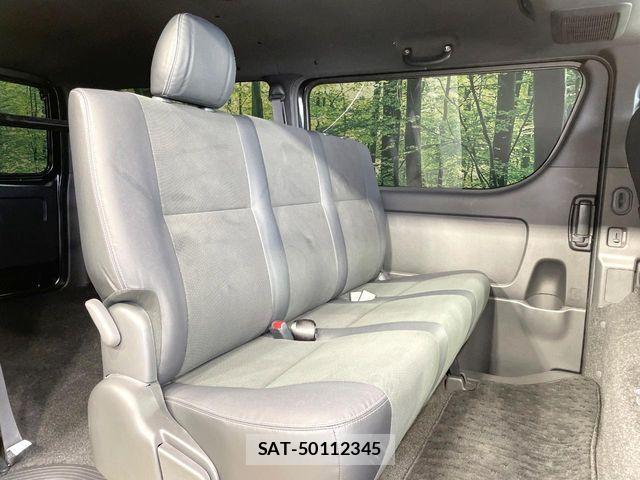 Toyota HIACE VAN 2024-04 7330711-8