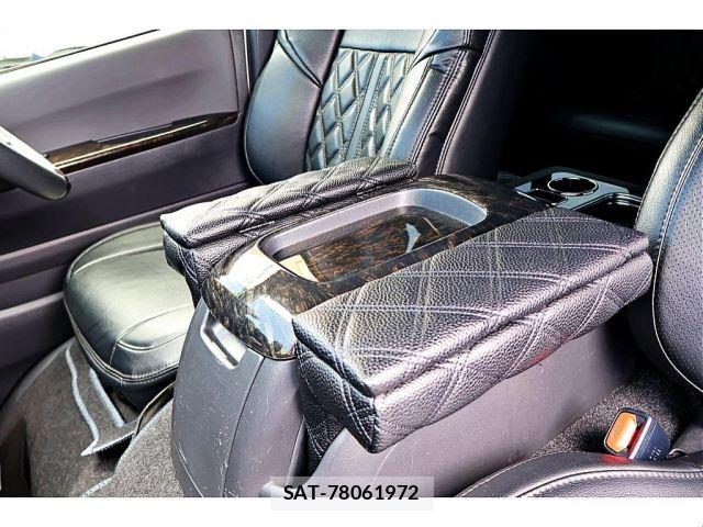 Toyota HIACE VAN 2018-01 7330706-14