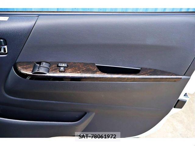Toyota HIACE VAN 2018-01 7330706-19