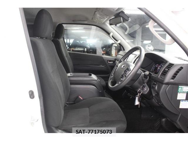 Toyota HIACE VAN 2020-12 7330732-28