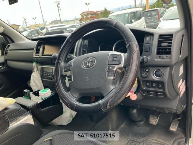 Toyota HIACE VAN 2020-11 7330727-13