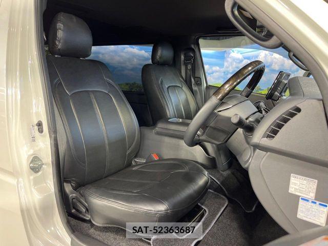 Toyota HIACE VAN 2024-11 7330701-8