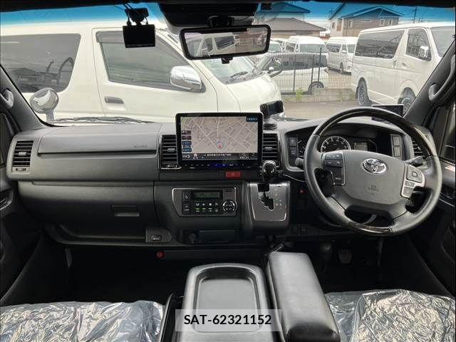 Toyota HIACE VAN 2020-05 7330713-3
