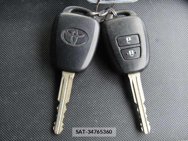 Toyota HIACE VAN 2019-05 7330739-11