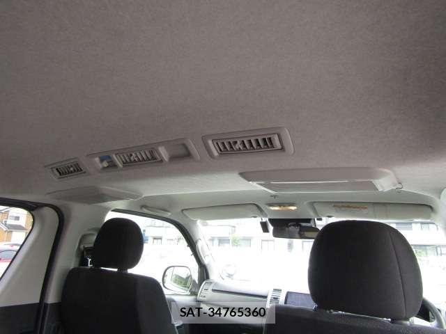 Toyota HIACE VAN 2019-05 7330739-12