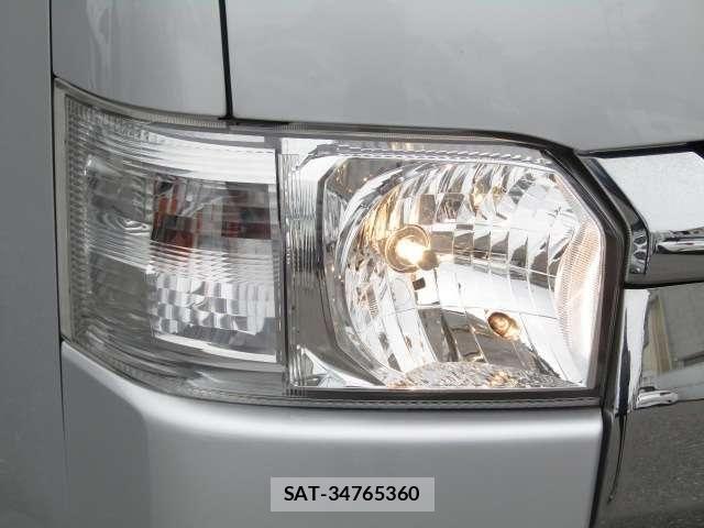 Toyota HIACE VAN 2019-05 7330739-25