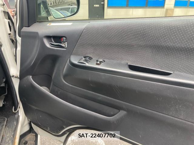 Toyota HIACE VAN 2019-11 7330736-12