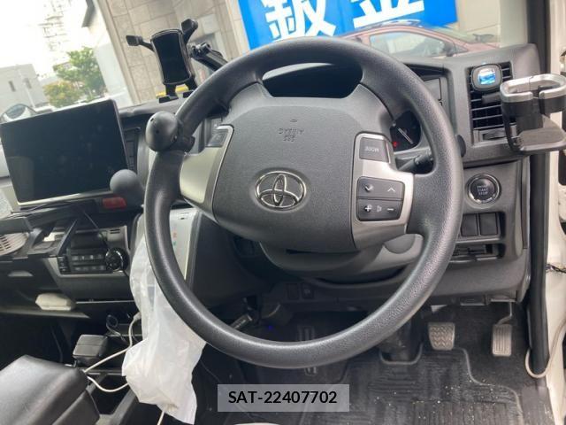 Toyota HIACE VAN 2019-11 7330736-13