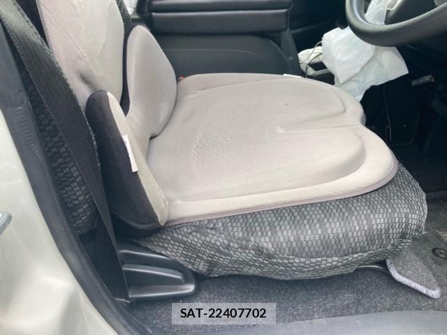 Toyota HIACE VAN 2019-11 7330736-16