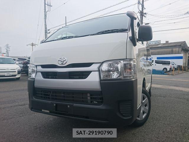 Toyota HIACE VAN 2022-04 7330740-0