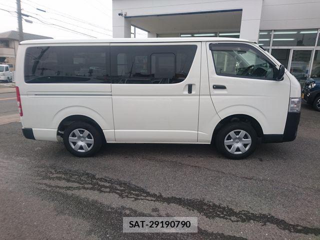 Toyota HIACE VAN 2022-04 7330740-9