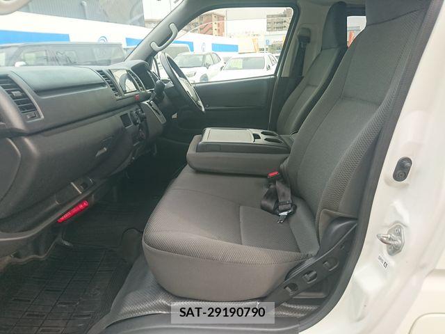 Toyota HIACE VAN 2022-04 7330740-10