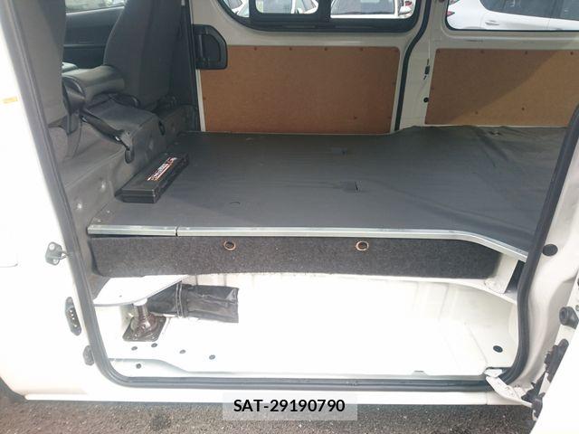 Toyota HIACE VAN 2022-04 7330740-15