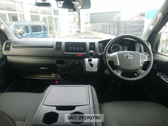 Toyota HIACE VAN 2022-04 7330740-19